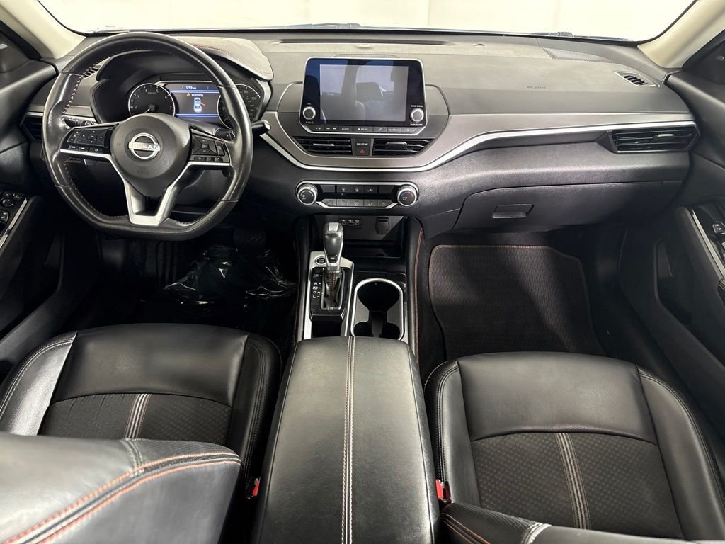 Used 2024 Silver Nissan 2.5 SR image 16