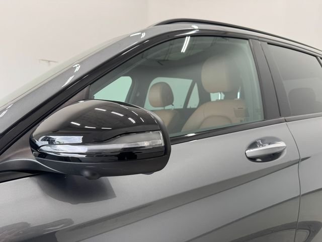 Used 2022 Selenite Gray Metallic Mercedes-Benz GLC 300 image 42