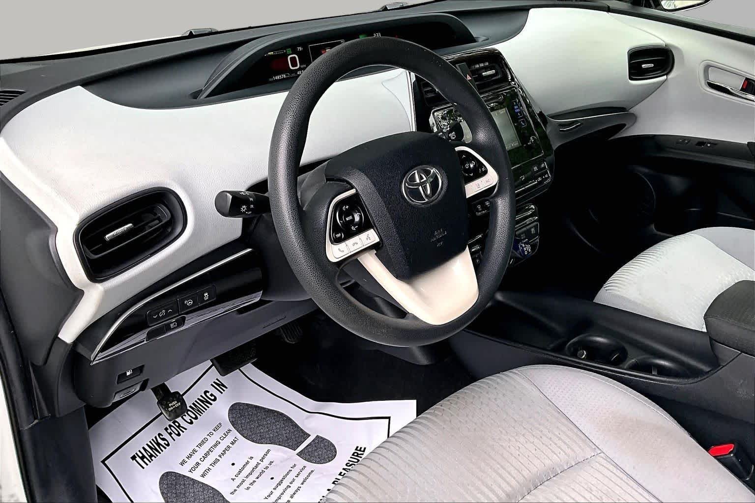 Used 2017 Blizzard Pearl Toyota Two image 18