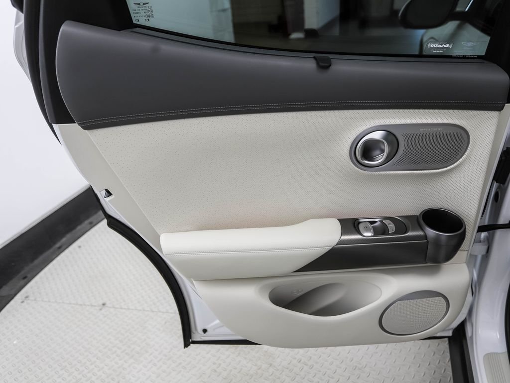 Used 2023 White Genesis Advanced image 20