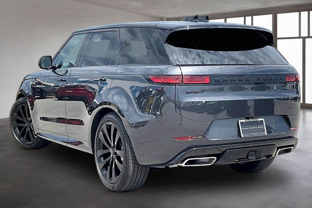 New 2026 Carpathian Grey LAND ROVER Dynamic SE image 3