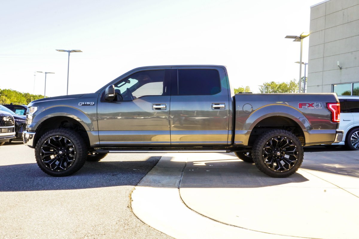 Used 2016 Gray Ford XLT image 10