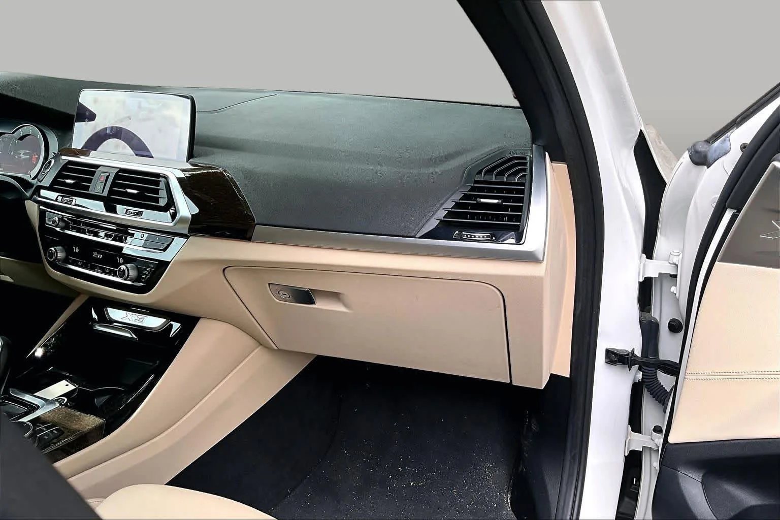 Used 2018 WHITE BMW xDrive30i image 18