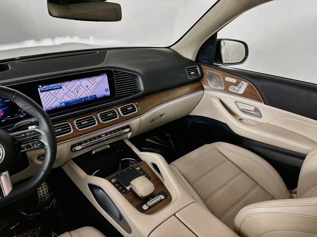 Certified Used 2024  Mercedes-Benz GLS 450 image 24