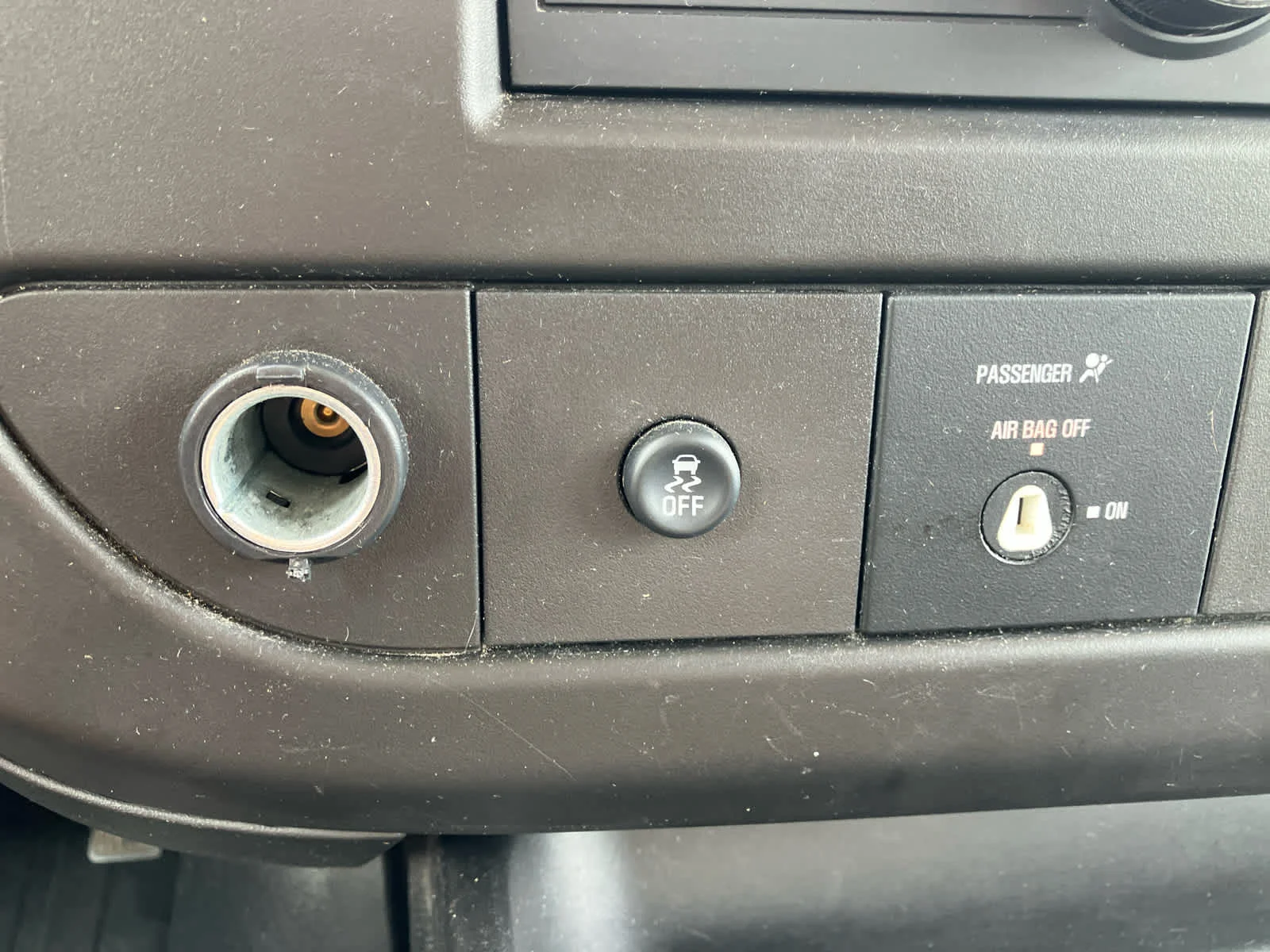 Used 2022 Summit White GMC  image 25