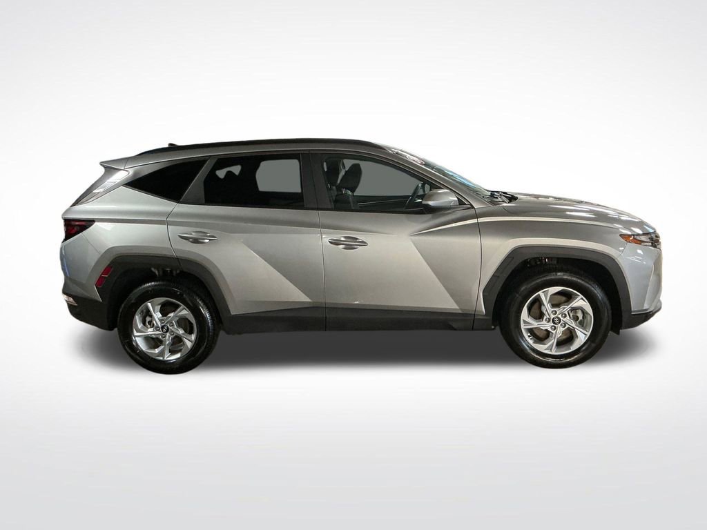 Used 2024  Hyundai SEL image 7