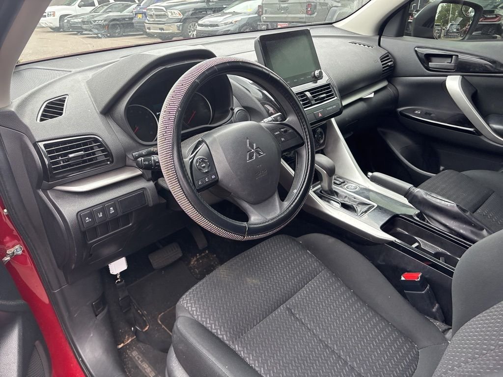 Used 2023 Red Mitsubishi SE image 21
