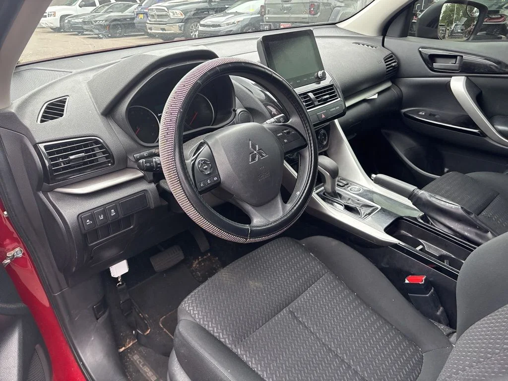 Used 2023 Red Mitsubishi SE image 21