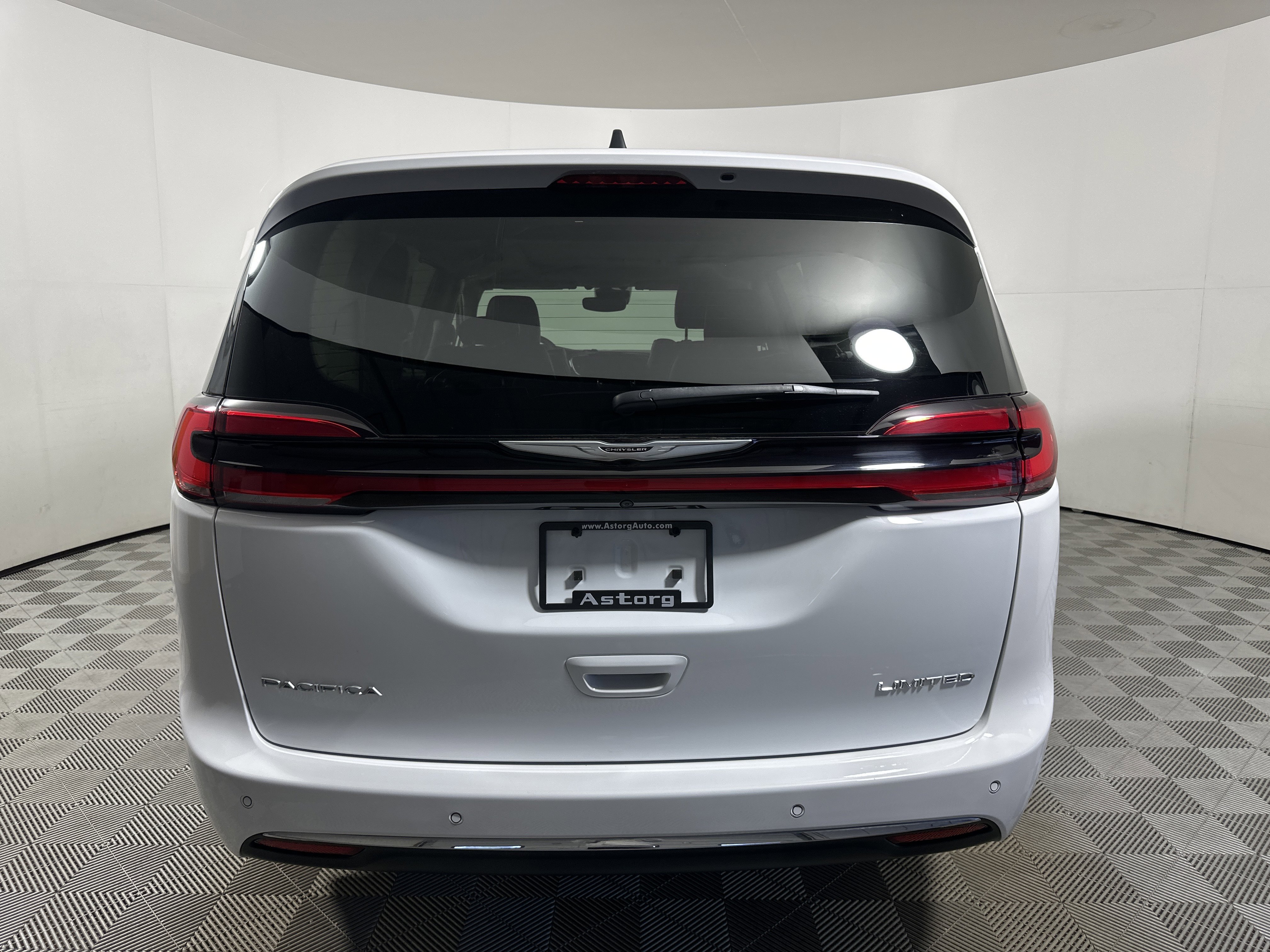 Certified Used 2023 Bright White Clearcoat Chrysler Limited image 6