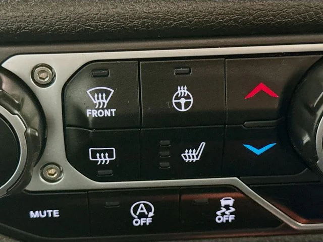 Used 2024 Gray Jeep Sport S image 19