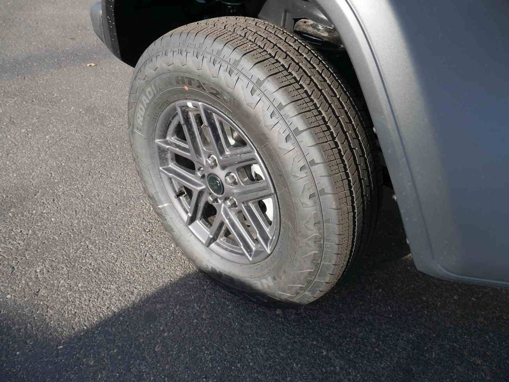 New 2026 Granite Crystal Metallic Clearcoat Jeep Sport S image 11
