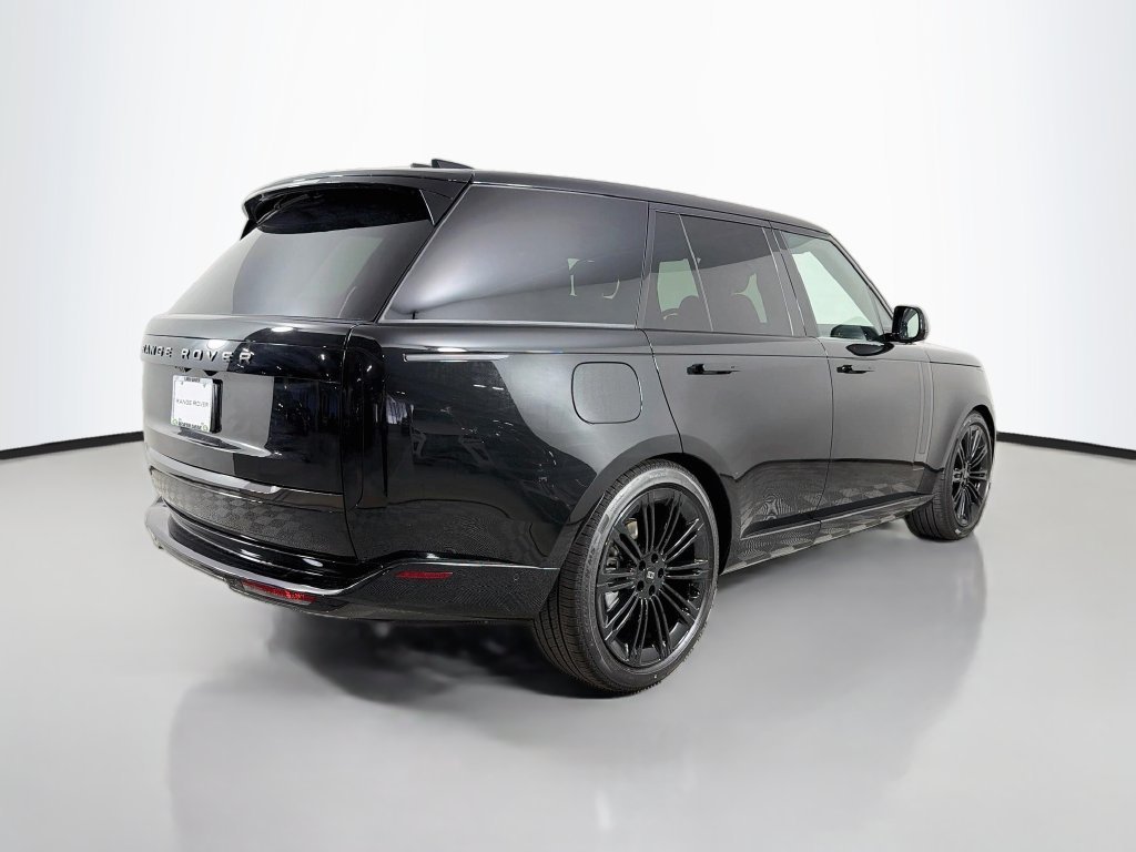 New 2027 Santorini Black Land Rover SE image 5