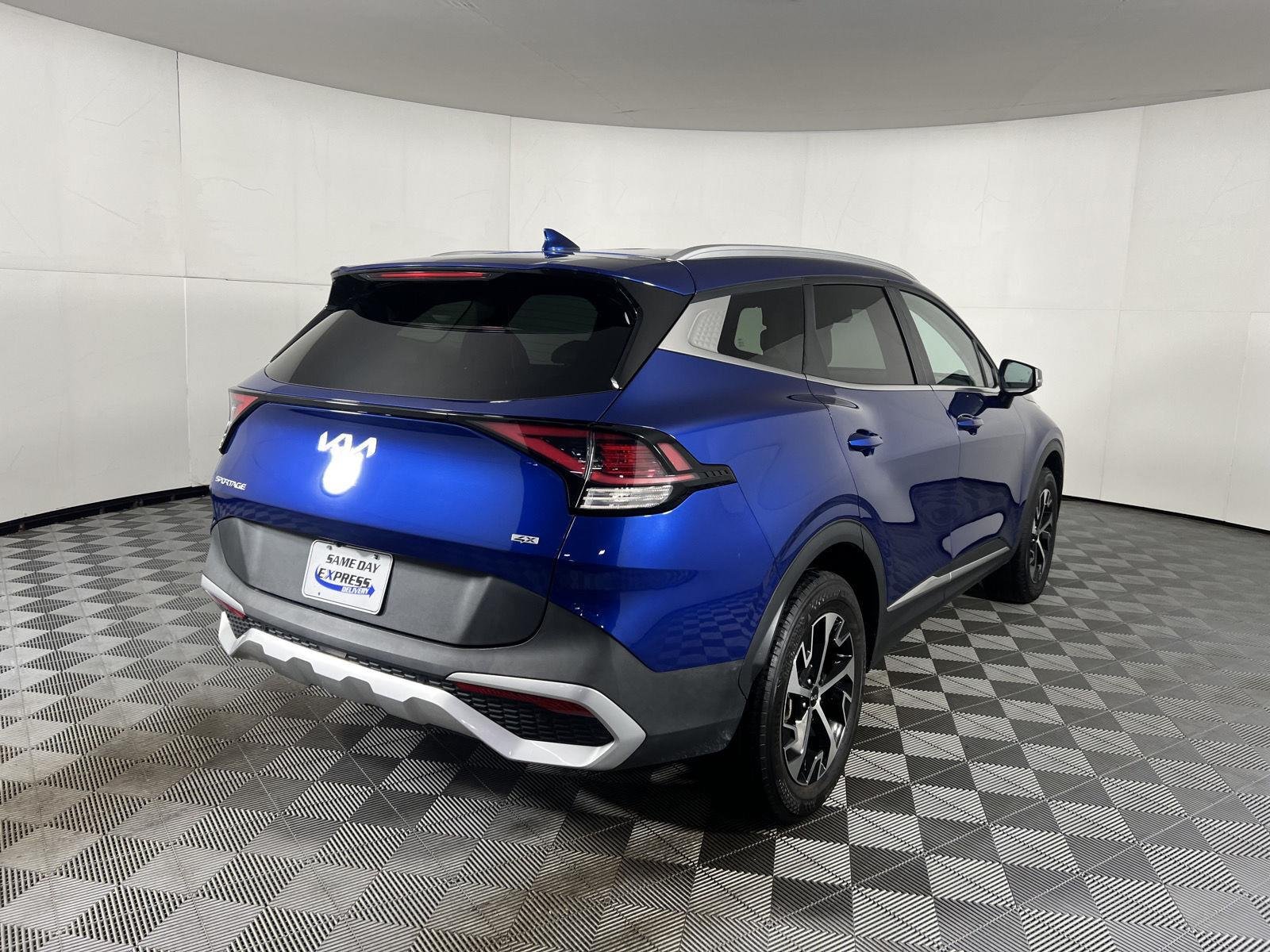 Used 2023 Sapphire Blue Kia EX image 9