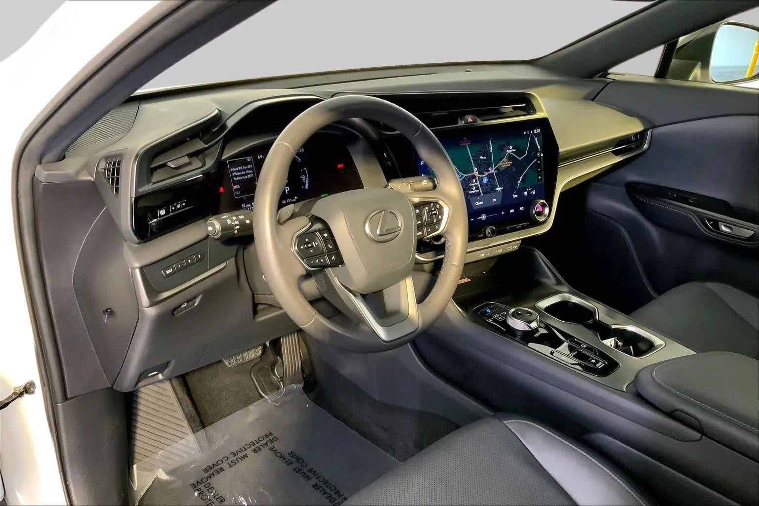 Used 2025 Eminent White Pearl Lexus Premium image 17