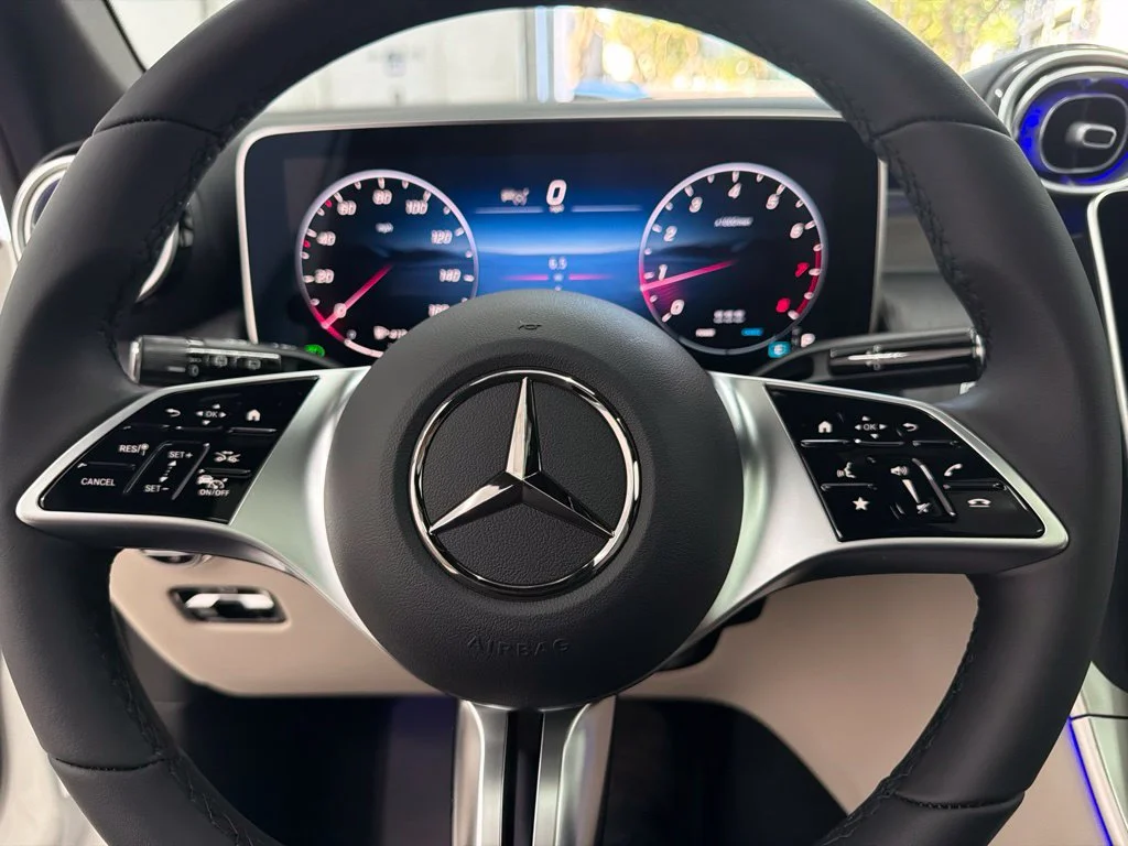 New 2027 White Mercedes-Benz GLC 300 image 72