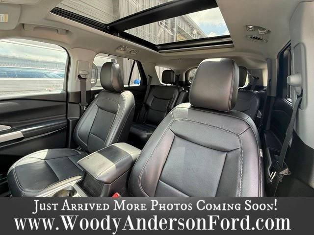 Used 2023 Blue Ford Limited image 6
