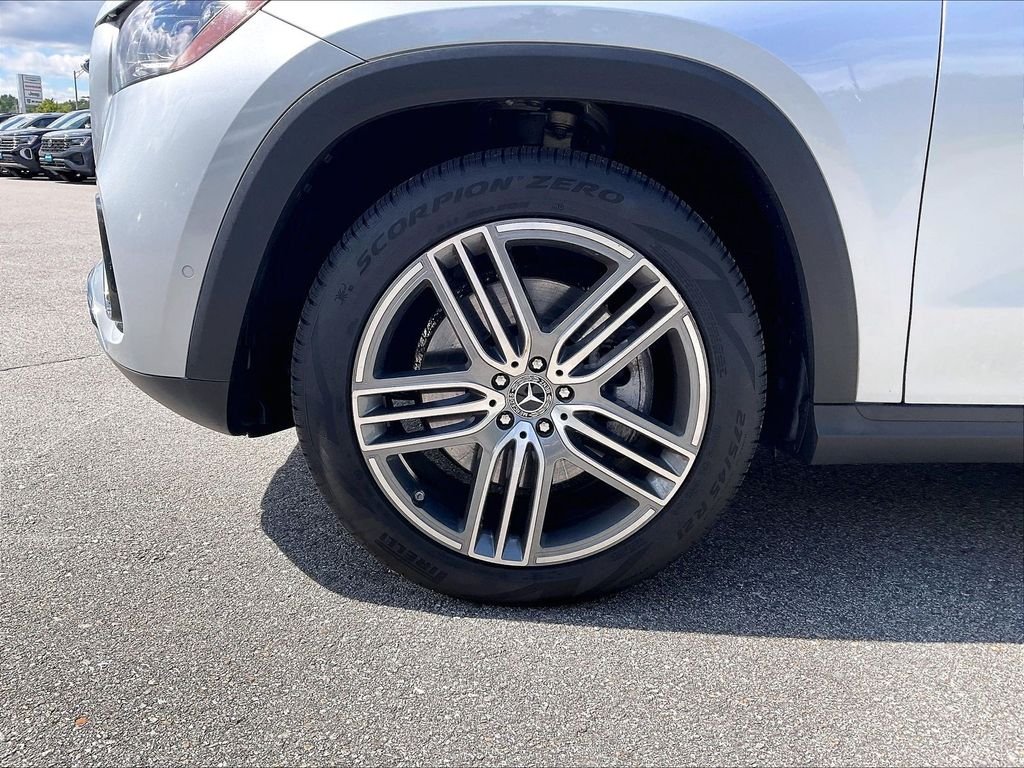 Used 2025 Cirrus Silver Metallic Mercedes-Benz GLS 450 image 7