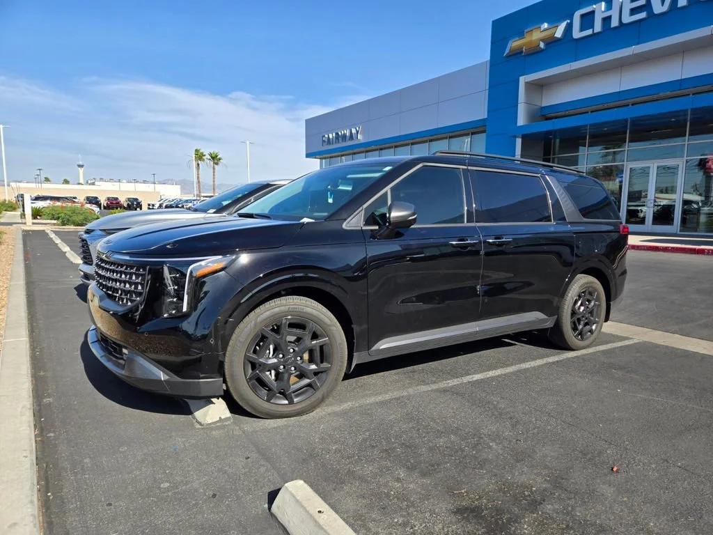 Used 2026 Aurora Black Pear Kia SX Prestige image 1