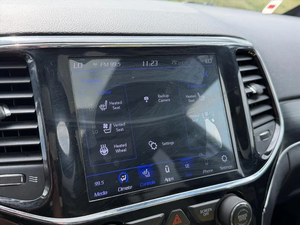 Used 2020 Gray Jeep Limited image 26
