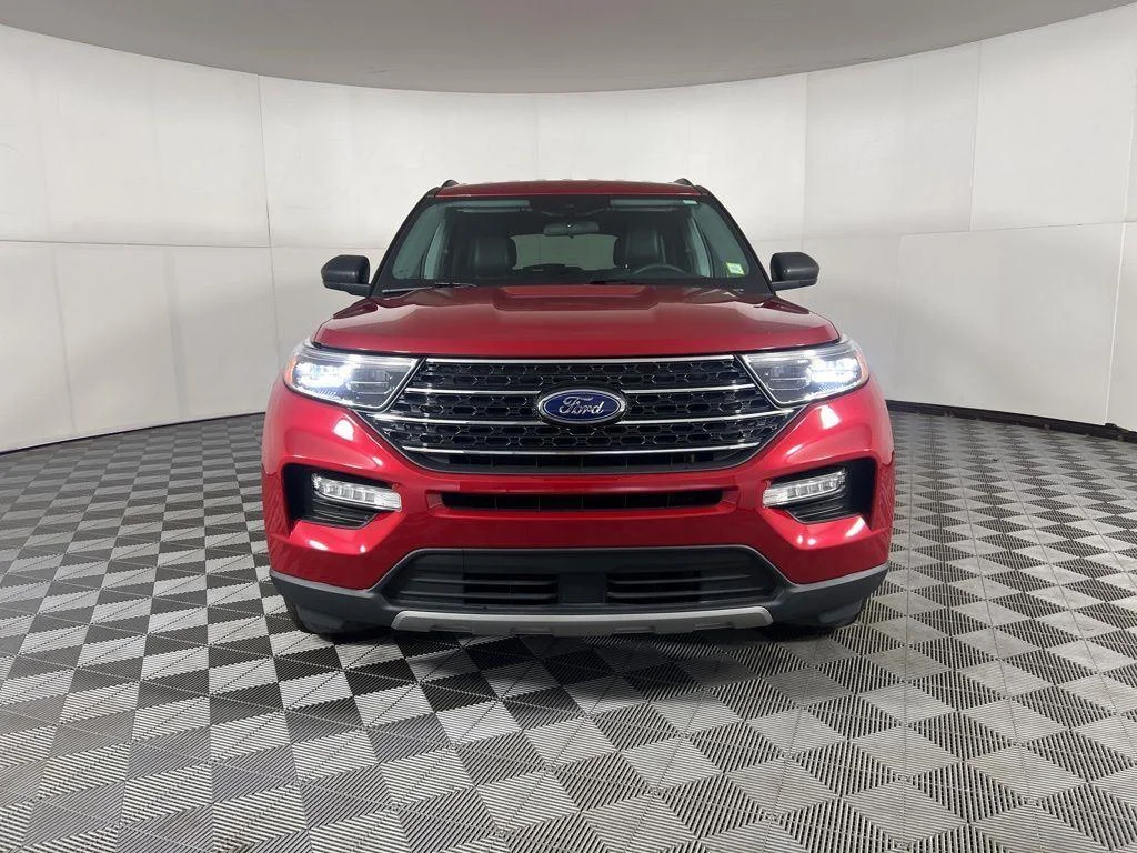 Used 2024 Red Metallic Ford XLT image 3