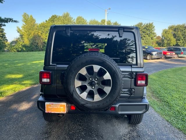 Used 2022 Crystal Metallic Jeep Unlimited Sahara image 4
