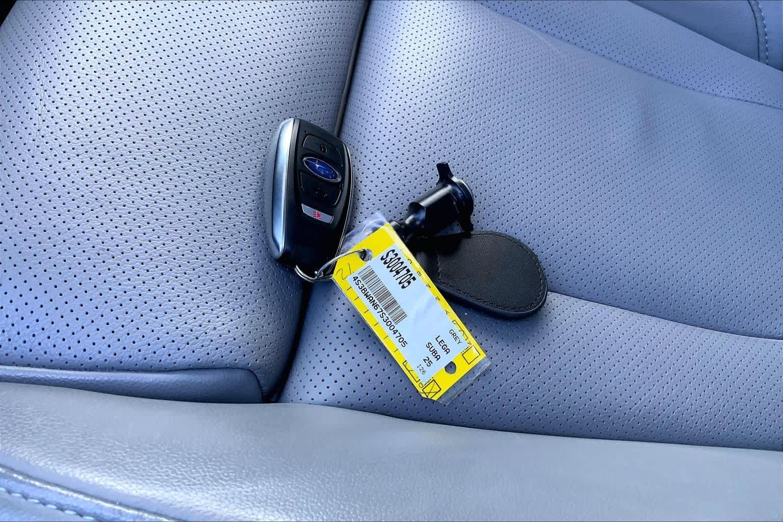 Used 2025 Magnetite Gray Metallic Subaru Limited image 15
