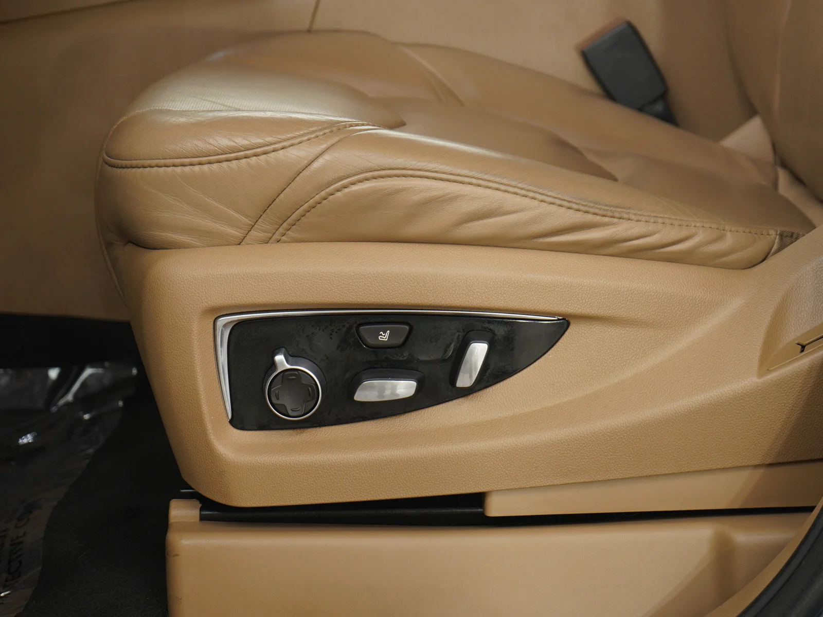 Used 2019 Satin Steel Metallic Cadillac Platinum Edition image 26