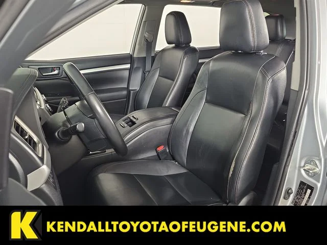 Used 2019 Silver Toyota XLE image 24