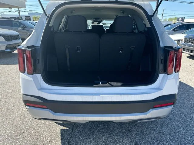 New 2026 White Pearl Kia LX image 21