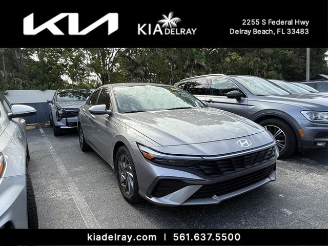 Used 2025 Silver Hyundai Blue image 1