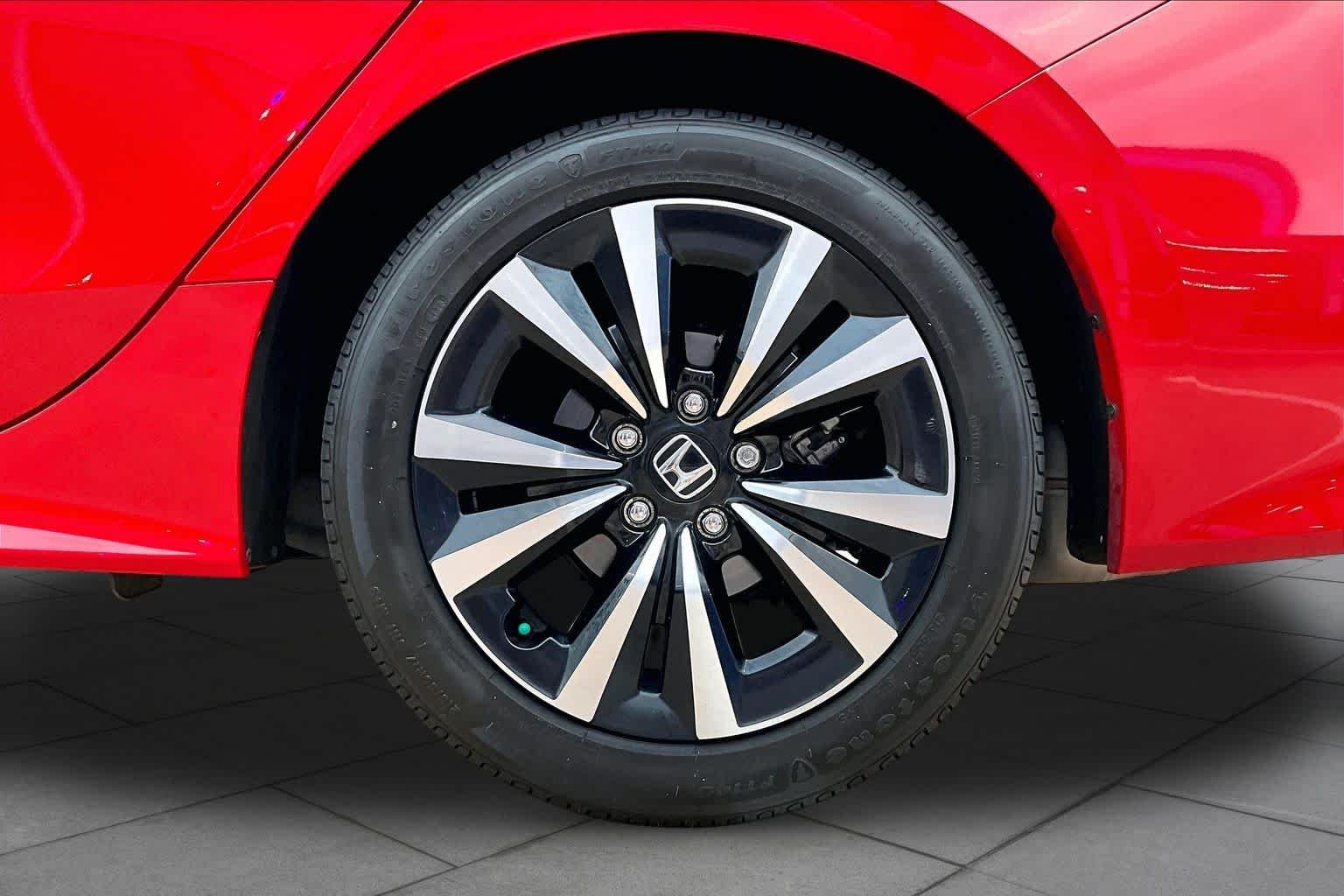 2024 Honda Civic EX - Photo 10