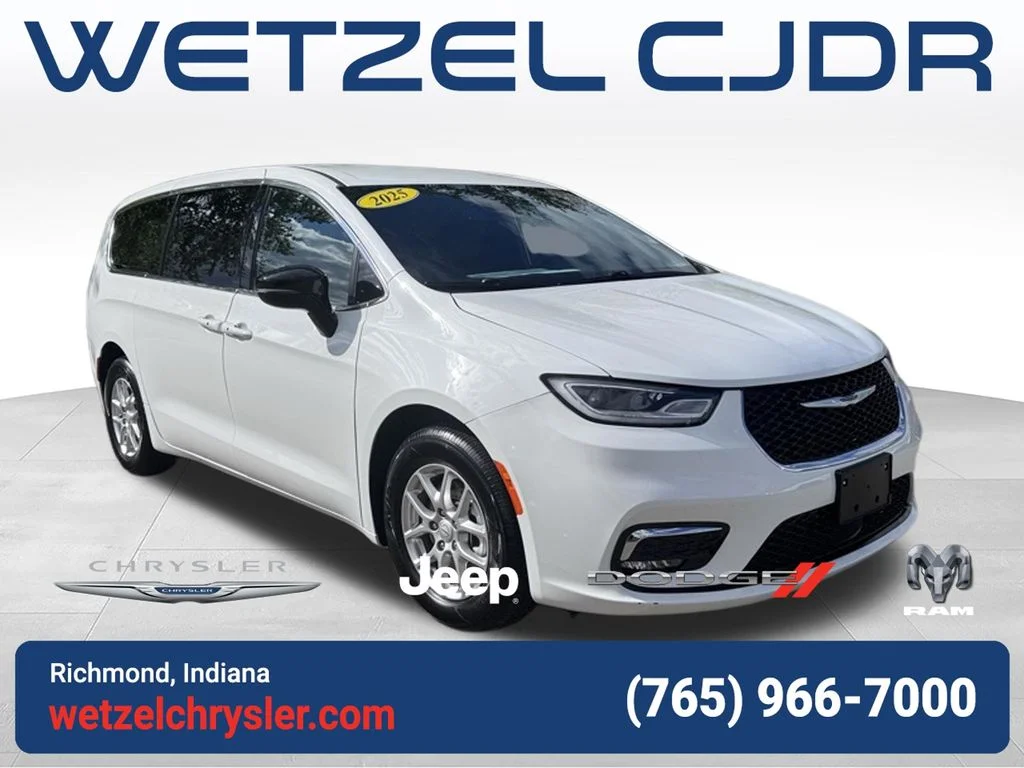 Used 2025 White Chrysler Select image 1