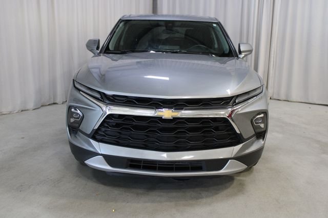 Used 2023 Gray Chevrolet LT image 27