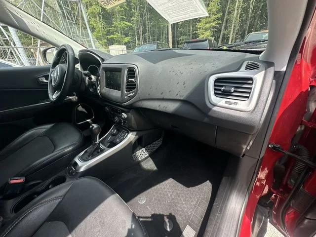 Used 2019 Red Jeep Latitude image 29