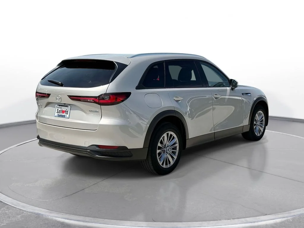 Used 2024 Silver Mazda Preferred image 9