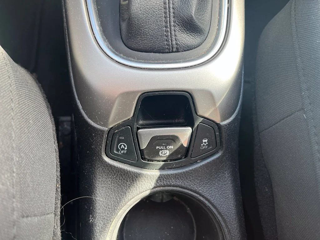 Used 2019 White Jeep Sport image 20