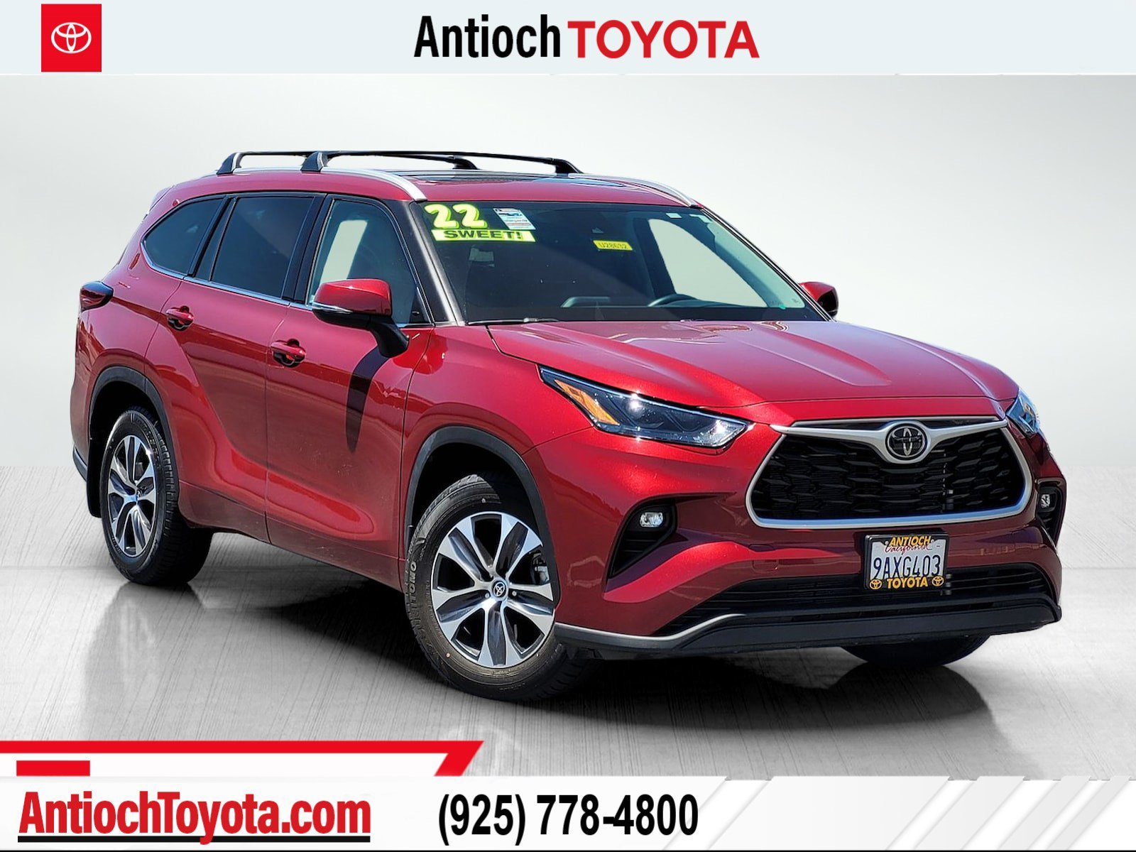 Used 2022  Toyota XLE image 1