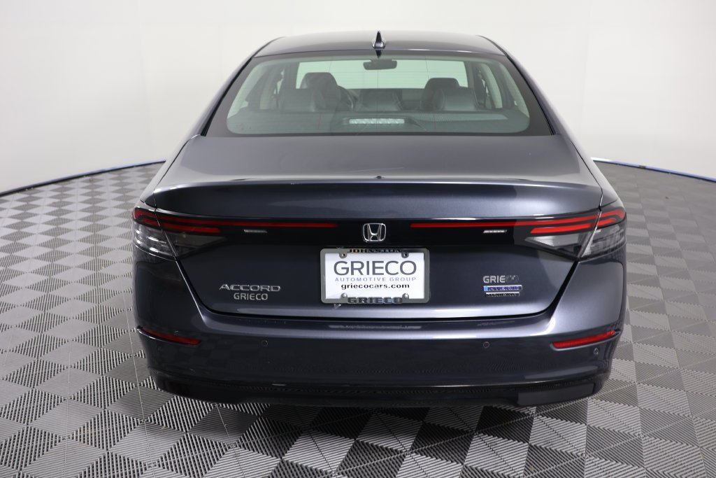 Used 2024  Honda Touring image 7