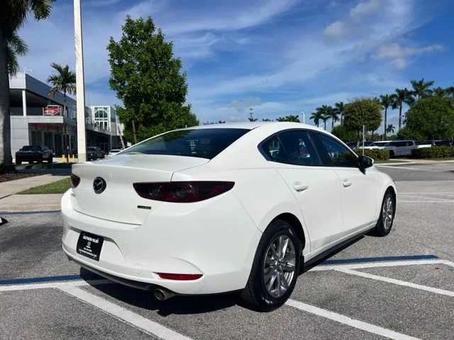 Used 2020 White Mazda  image 19