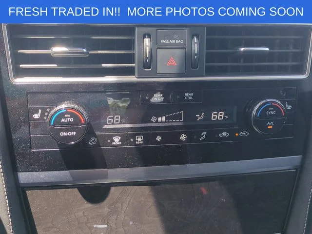 Used 2023 White INFINITI LUXE image 27