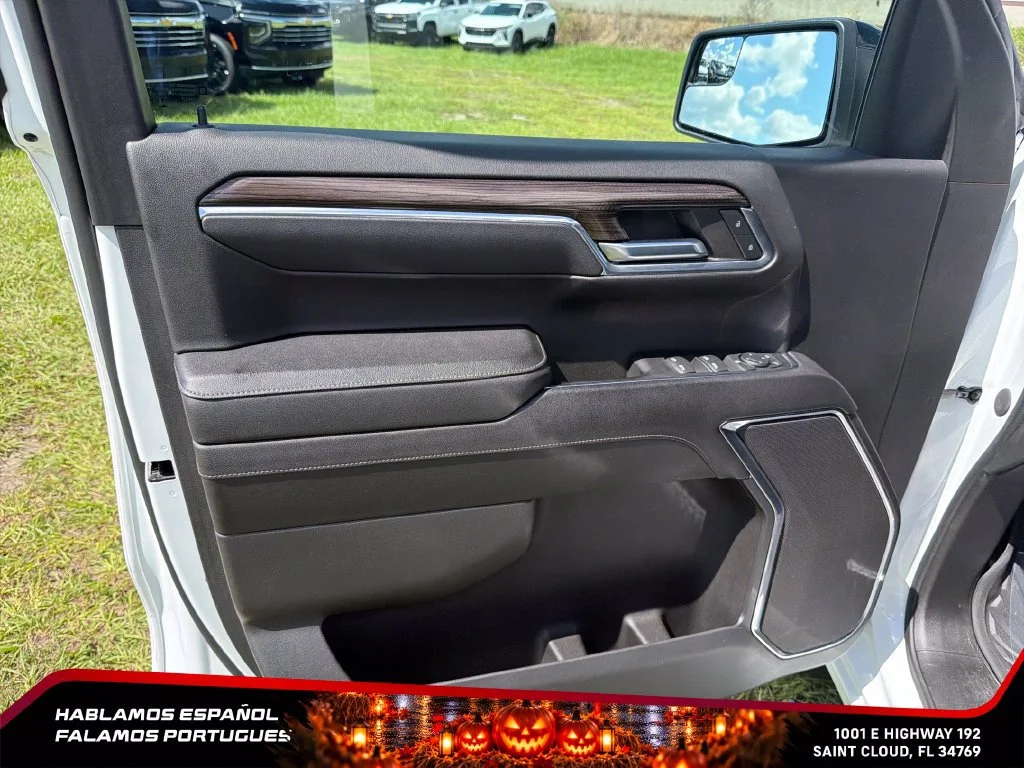 Used 2023 SUMMIT WHITE Chevrolet RST image 12