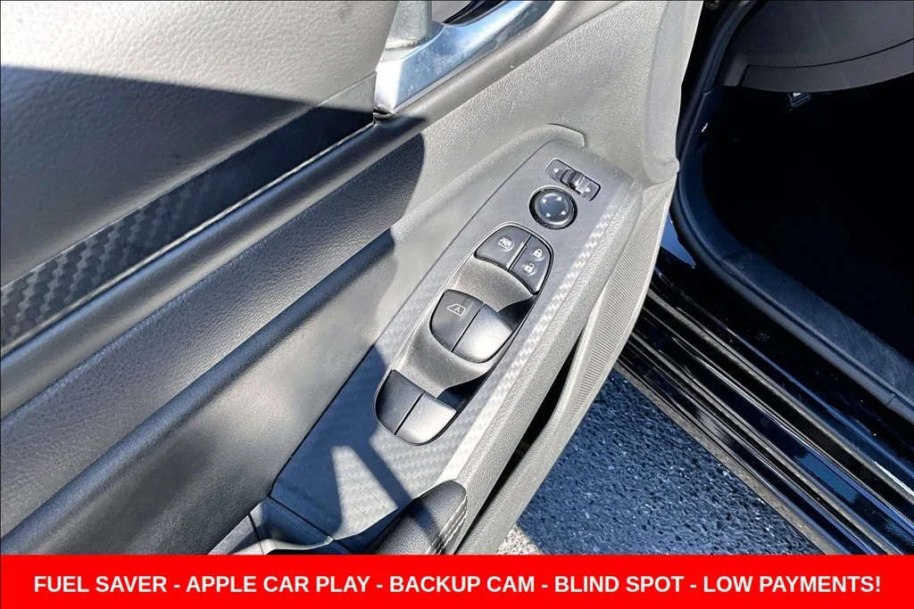 Used 2024 Black Nissan 2.5 SV image 25