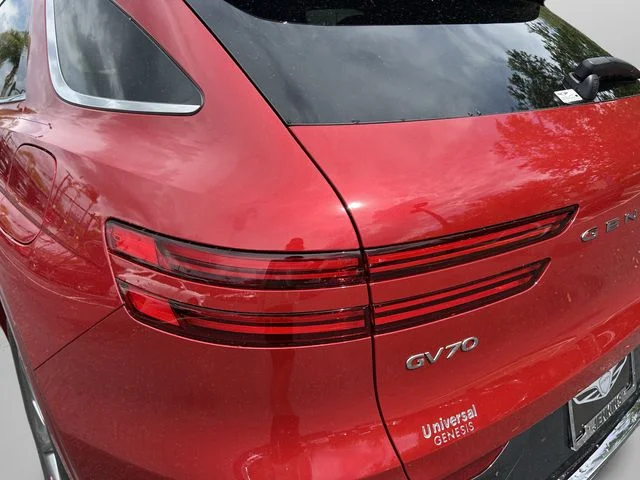 Used 2026 Red Genesis 2.5T Select image 14