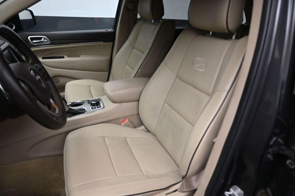 Used 2017 Gray Jeep Overland image 19