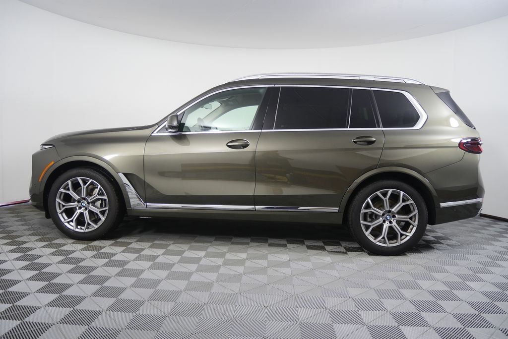 Certified Used 2025 Manhattan Green Metallic BMW xDrive40i image 6