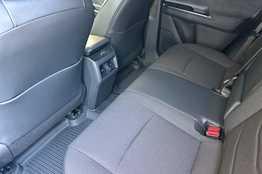 New 2026 Wind Chill Pearl Toyota SE image 12