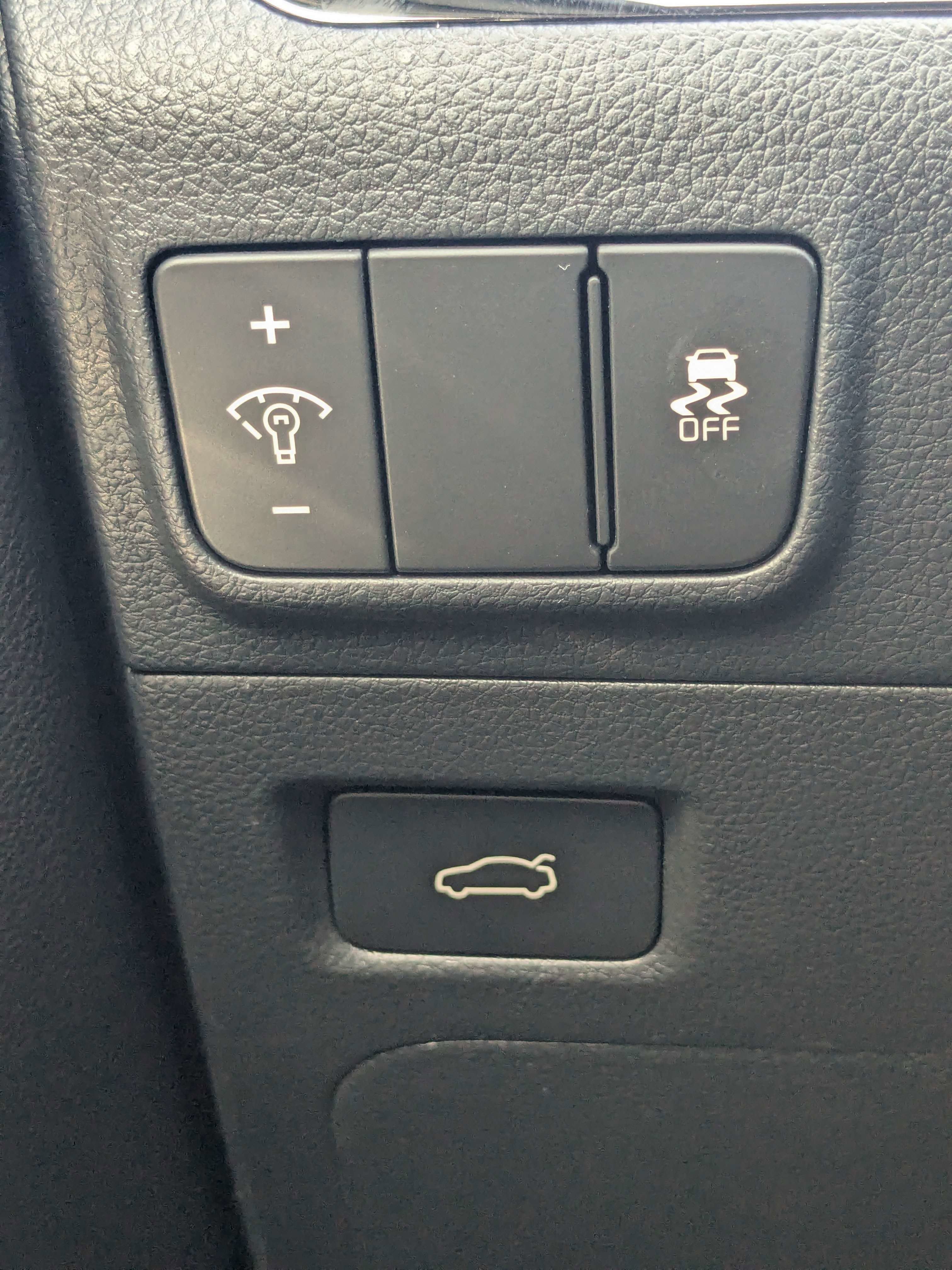New 2026 Snow White Pearl Kia GT-Line FWD image 30