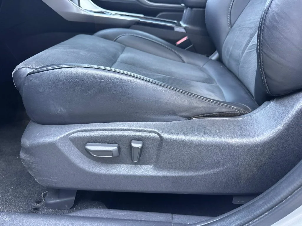 Used 2025 Alloy Silver Metallic Mitsubishi  image 33