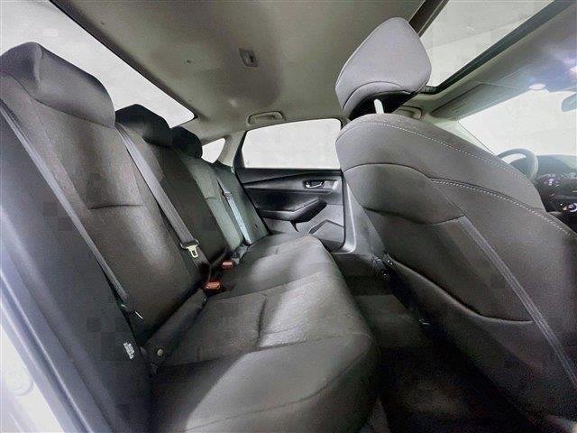 Used 2025 Platinum White Pearl Honda SE image 27