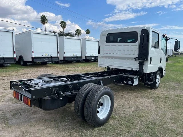 New 2024  Isuzu 150" WHEELBASE image 3